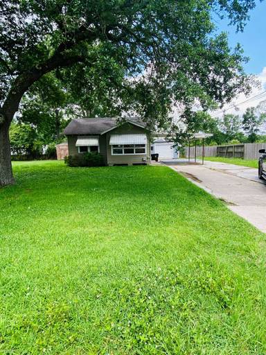 Main picture of 105 River Oaks Dr