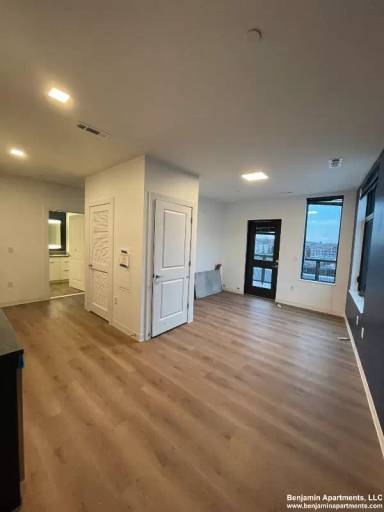Main picture of 95 Brighton Ave
