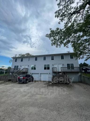 Main picture of 5109 McCullom Lake Rd