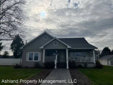 Main picture of 1626 Myers Ln
