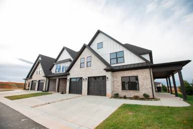 Main picture of 1141 N Westyn Loop