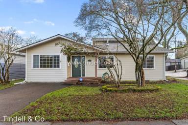 Main picture of 9406 N Mohawk Ave