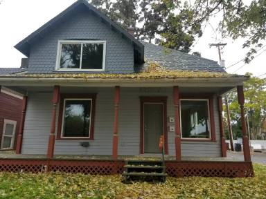 Main picture of 10 N Touchet St