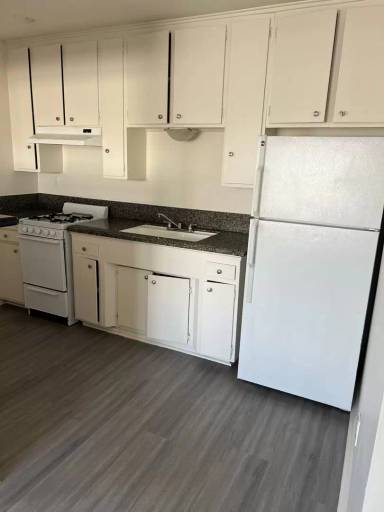 Main picture of 1037 W 92nd St