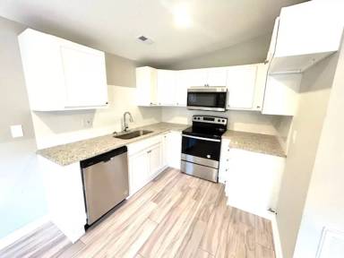 Main picture of 2909 Meridian St N