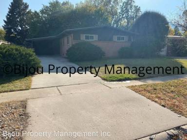 Main picture of 916 Westmoor Dr