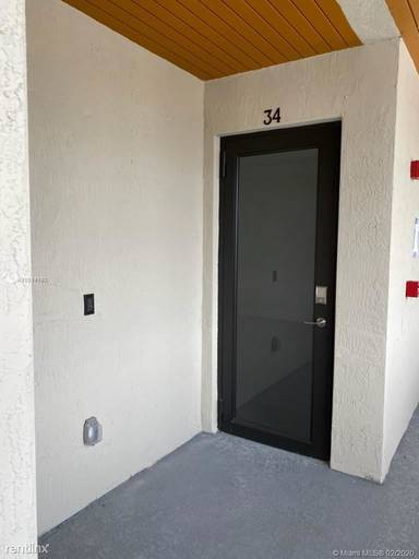 Main picture of 10401 NW 82nd St