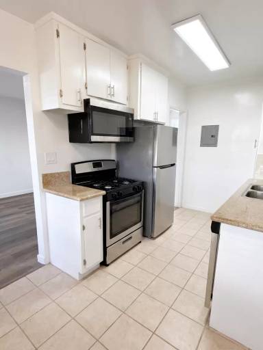 Main picture of 9128 National Blvd
