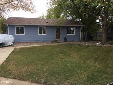 Main picture of 2921 Swing Station Way