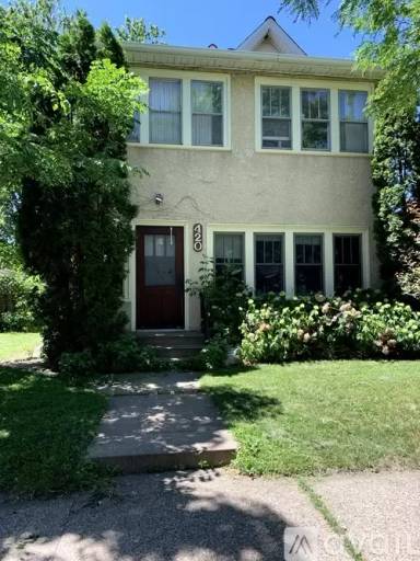 Main picture of 420 Madison St NE