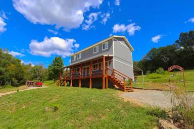 Main picture of 333 Little Salt Lick Rd