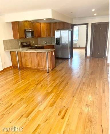 Main picture of 3052 Brighton 5th St