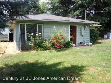 Main picture of 825 NE Clyde Pl