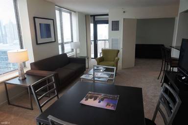 Main picture of 400 N La Salle Dr