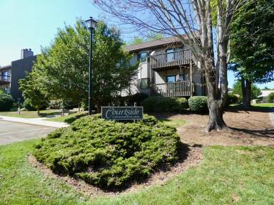Main picture of 201 Racquet Club Rd