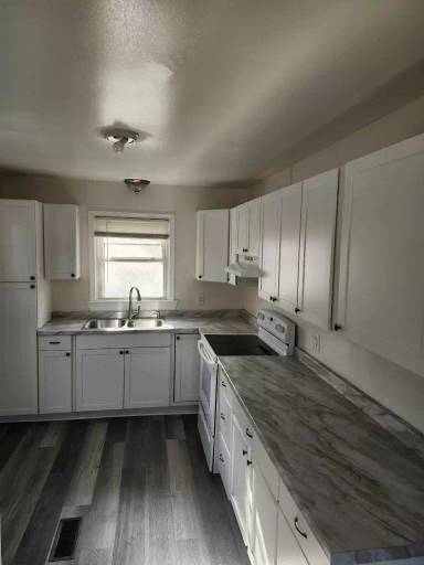 Main picture of 126 Green Acres Ave
