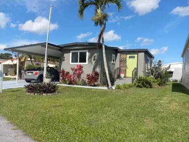 Main picture of 4104 74th Pl N