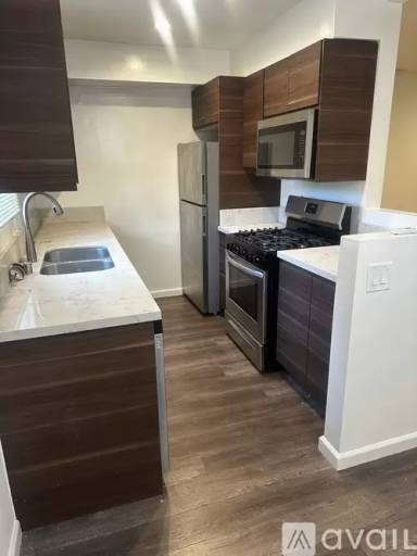 Main picture of 928 N Alfred St