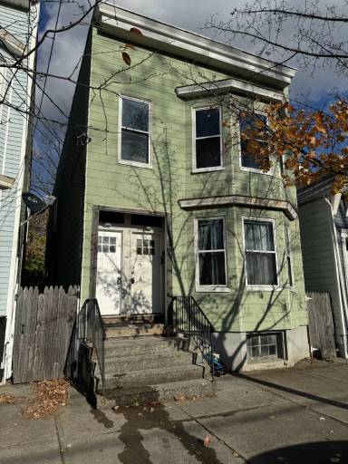Main picture of 597 2nd St