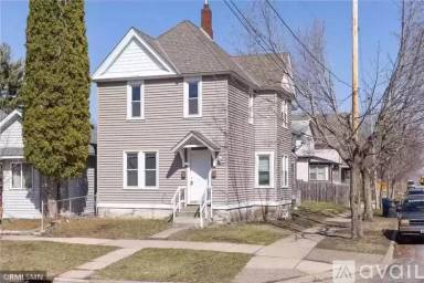 Main picture of 454 Bidwell St