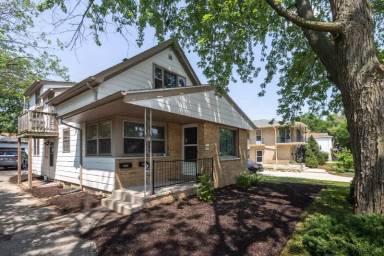 Main picture of 2393 S 92nd St