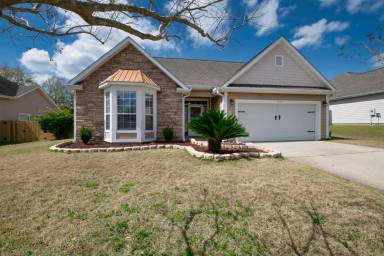 Main picture of 307 Scotch Pine Ln