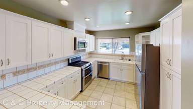 Main picture of 1367 Santa Fe Dr
