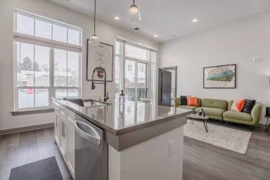 Main picture of 41 N Rangeline Rd