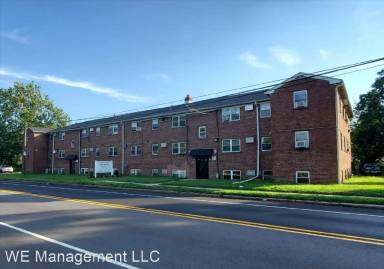 Main picture of 1300 Green Ln