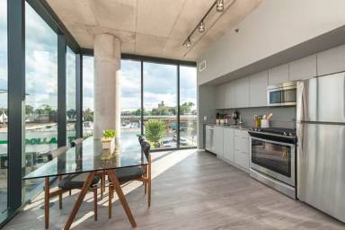 Main picture of 2719 W Belden Ave