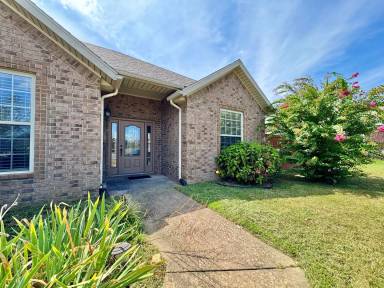 Main picture of 1101 Shiraz Dr