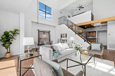 Main picture of 3295 Blake St