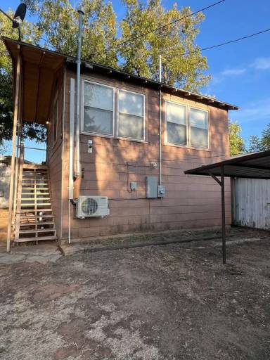 Main picture of 1707 Kemp Blvd