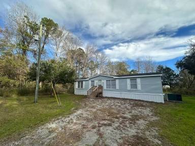 Main picture of 114 Deer Rd