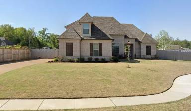 Main picture of 25 Laurel Hedge Cv