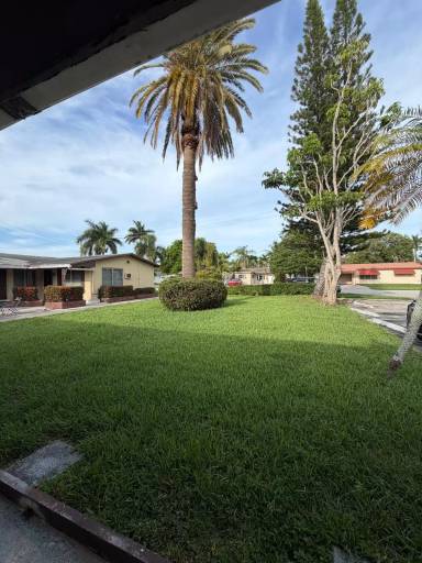 Main picture of 1120 N 14th Ave