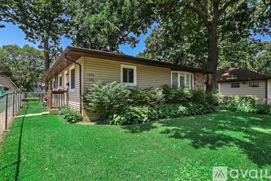 Main picture of 1328 Walnut St