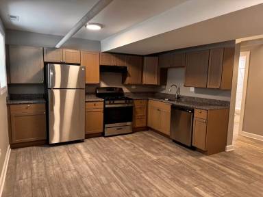 Main picture of 4556 S Prairie Ave