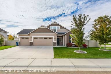 Main picture of 2217 N Penny Lake Ave