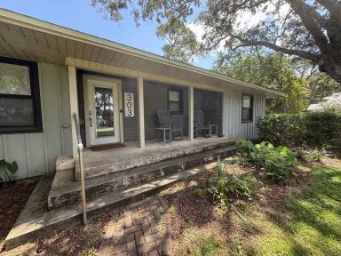 Main picture of 303 Interbay Ave