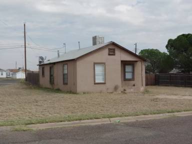 Main picture of 1010 Center Ave