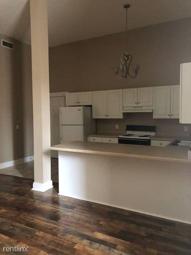 Main picture of 2332 Front St