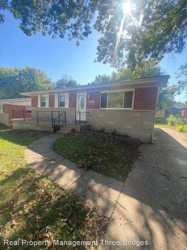Main picture of 1386 Reale Ave