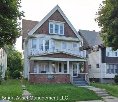 Main picture of 2533 N 45th St