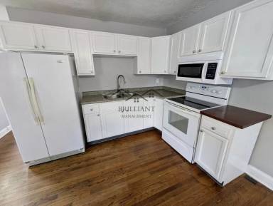Main picture of 443 N Dearborn St