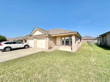Main picture of 2702 Seabiscuit Dr