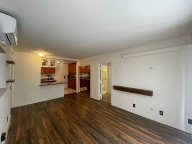 Main picture of 225 W 6th St Condos