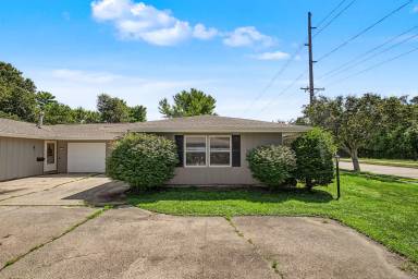 Main picture of 1201 E Willard St