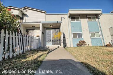 Main picture of 830 Palm Cir