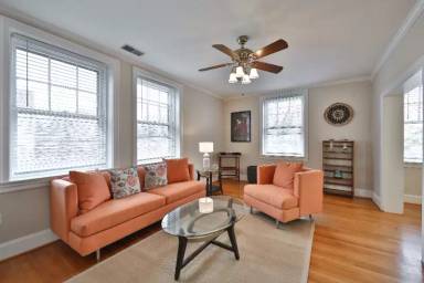 Main picture of 6655 McCallum St